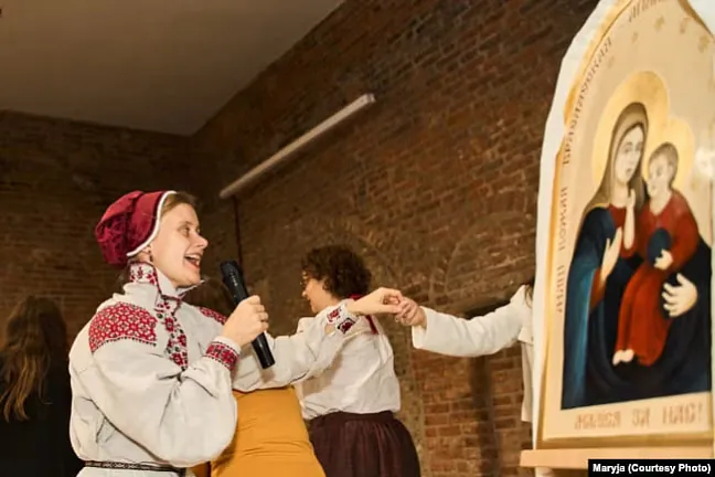 Stvaraĺnica bielaruskich tradycyjnych strojaŭ Maryja