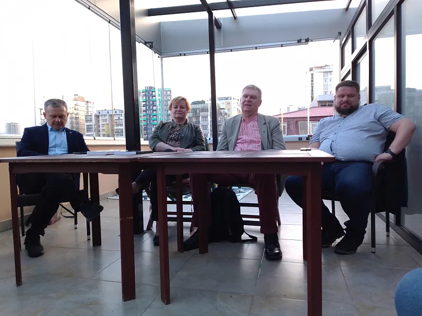 IMG_20220331_191707.jpg IMG_20220331_191707.jpg