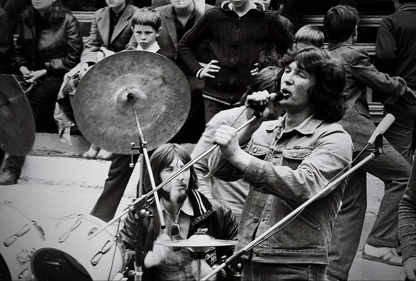 Уладзімір Палітончык (на здымку з мікрафонам) да канца жыцця называў сябе бітнікам.