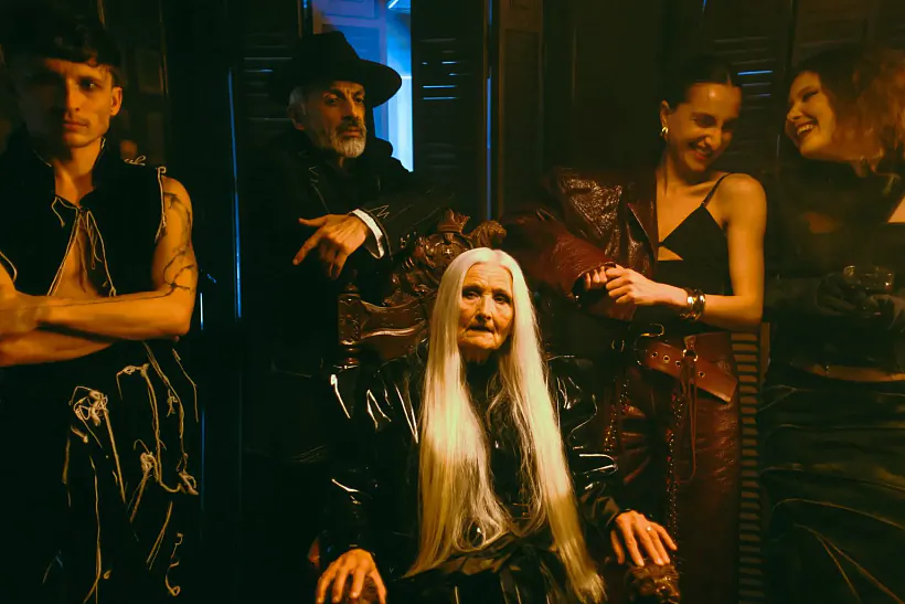 Dance on my own Dance on my own