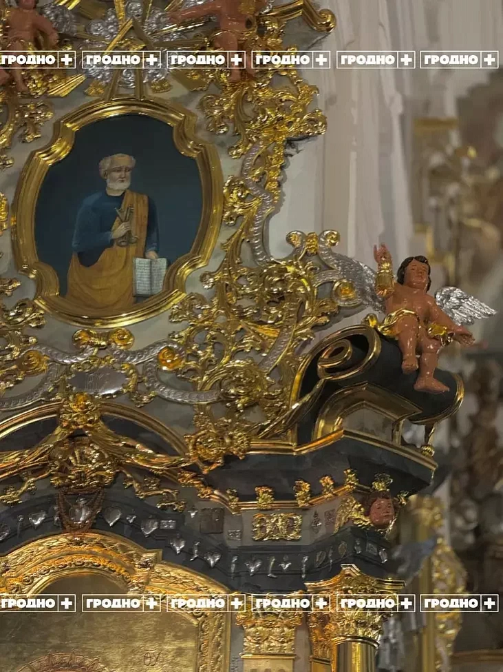 Detal adrestaŭravanaha ałtara Maci Božaj Niastomnaj Dapamohi