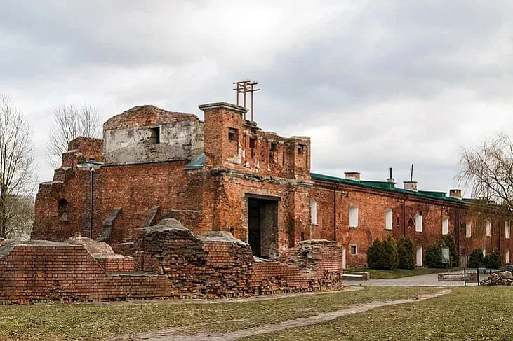 Bresckuju krepasć sprabavali ŭkliučyć u Spis JUNIESKA jak pomnik fartyfikacyi XIX — pačatku XX stahoddzia Bresckuju krepasć sprabavali ŭkliučyć u Spis JUNIESKA jak pomnik fartyfikacyi XIX — pačatku XX stahoddzia