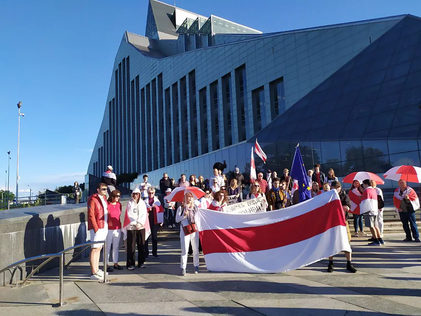 Bielarusy kalia Latvijskaj nacyjanaĺnaj biblijateki