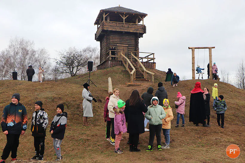 4_перад урачыстасцю адкрыцця вежы. Фота Рэгіянальная газета.jpg