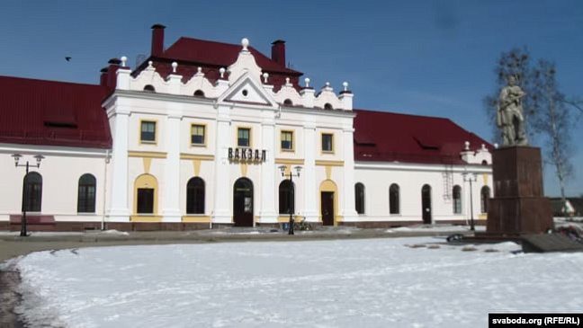 Histaryčny budynak čyhunačnaha vakzala ŭ Pareččy Histaryčny budynak čyhunačnaha vakzala ŭ Pareččy