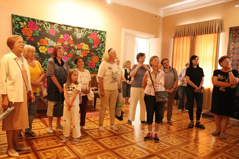 vystava-poscilak-05.jpg Наведнікі выставы посцілак у Гомельскім палацава-паркавым ансамблі