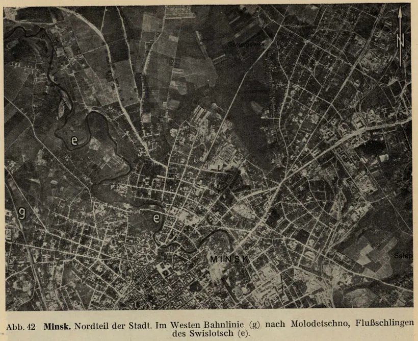 Na niamieckim aerafotazdymku bačny vialiki liasny masiŭ.