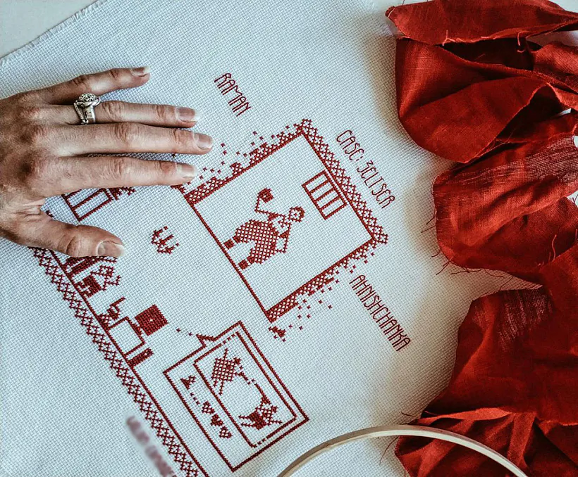 02Framed in Belarus_process_ 03.jpg 02Framed in Belarus_process_ 03.jpg