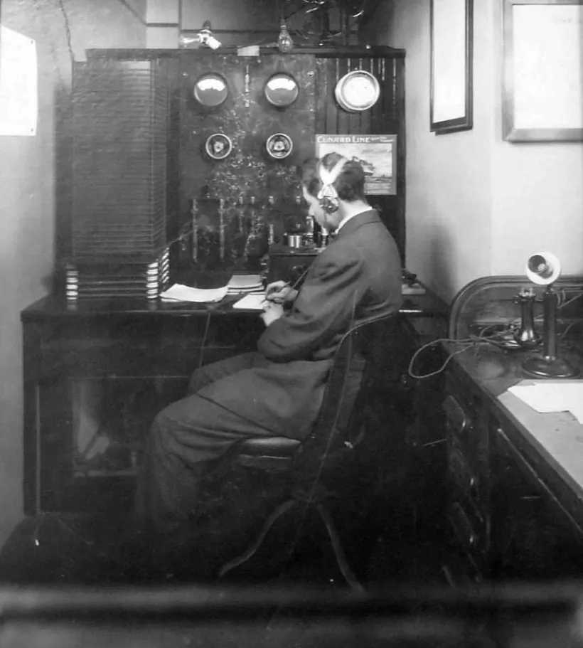 Сарноў і тытанік.jpg Сарноў і тытанік.jpg