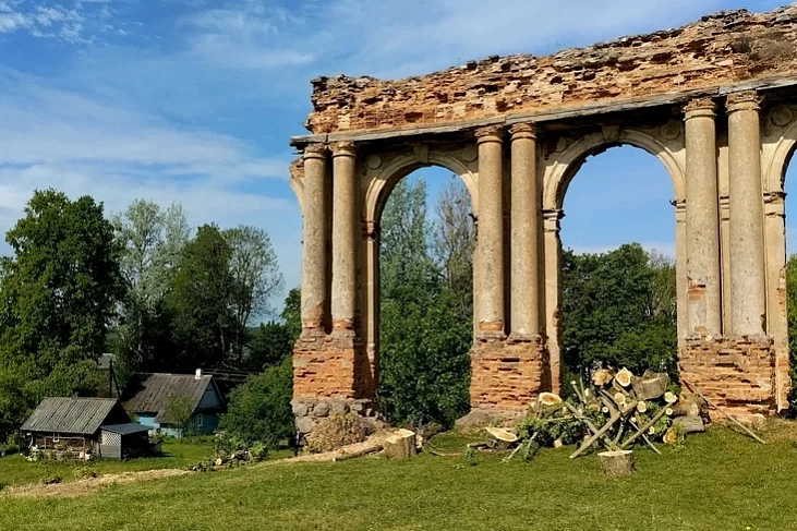 Ruiny palaca Sapiehaŭ u Ružanach