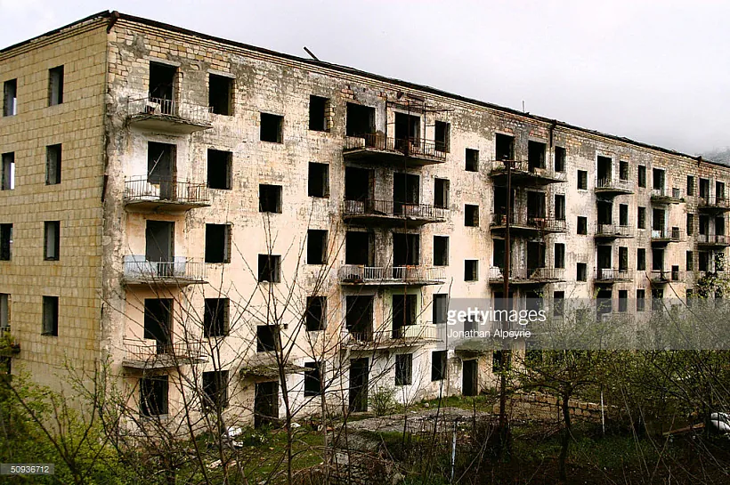 Руіны ў горадзе Шуша - рэха вайны пачатку 1990-х.jpg