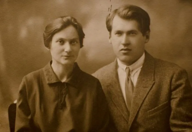 u_dubouka_z_zhonkay.jpg u_dubouka_z_zhonkay.jpg