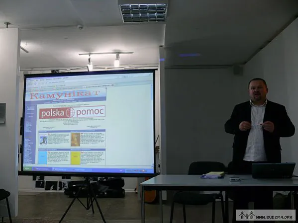 Ivaniuk-Yaraslau.jpg Яраслаў Іванюк падчас святкавання дзесяцігоддзя бібіліятэкі Камунікат