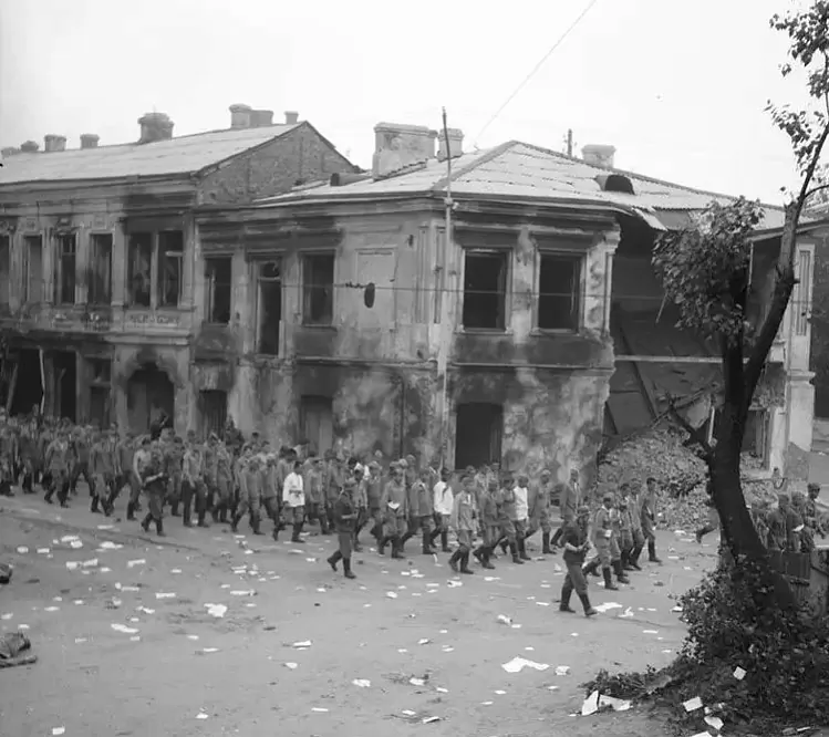 mal_20_ruiny_strelayut2.jpg mal_20_ruiny_strelayut2.jpg