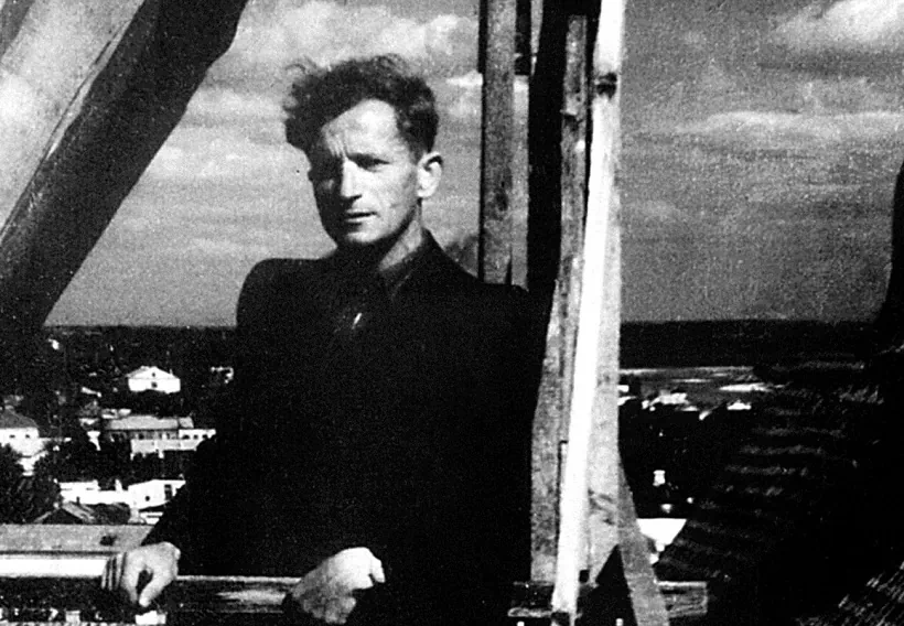 Kazimir Sviontek u Pinskaj katedry. 1950-ja hady Kazimir Sviontek u Pinskaj katedry. 1950-ja hady