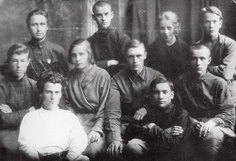 Siabry studyi «Maladniak» pry Bielpiedtechnikumie, 1925 hod Siabry studyi «Maladniak» pry Bielpiedtechnikumie, 1925 hod