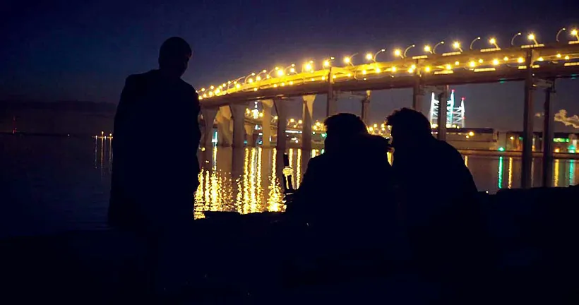 Kadr z fiĺma «Try tavaryšy»