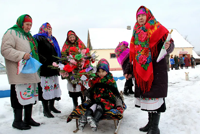 Ёлка, упрыгожаная на Стрэчанне (Грамніцы) у в. Новае Палессе