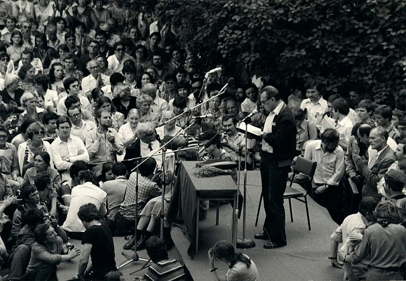 Česlaŭ Milaš, pliamiennik Oskara, vystupaje pierad sluchačami Česlaŭ Milaš, pliamiennik Oskara, vystupaje pierad sluchačami