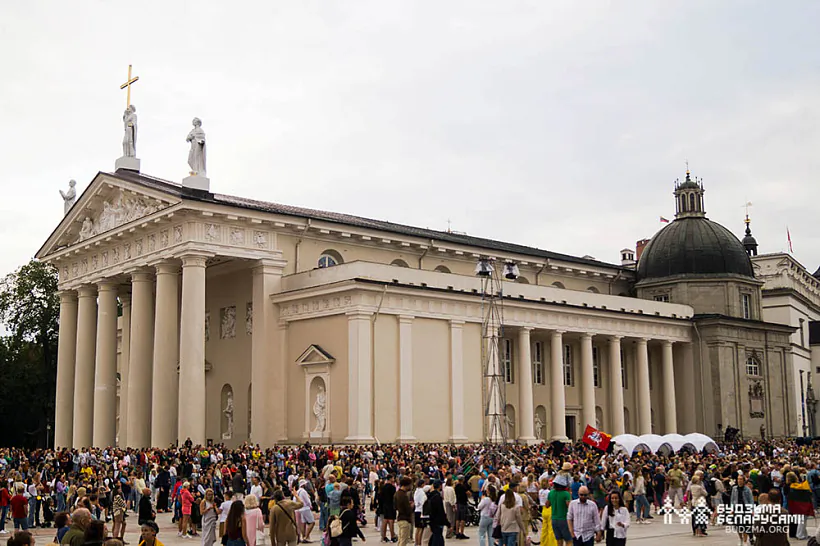 mindoug_kathedra_12.jpg Дзень каранацыі Міндоўга 6 ліпеня 2023 ў цэнтры Вільні