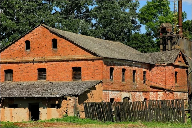 Brovar pry siadzibie Abuchovičaŭ u Vialikaj Lipie