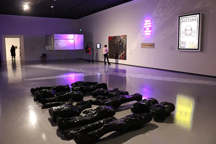 выстава твораў Алеся Пушкіна ў Варшаве 01