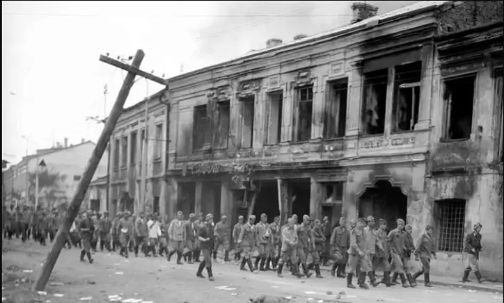 mal_19_ruiny_strelayut1.jpg mal_19_ruiny_strelayut1.jpg