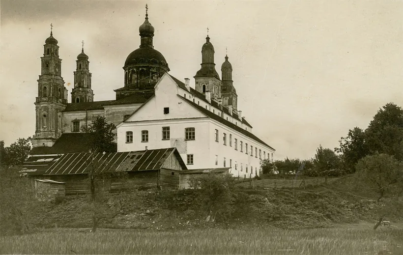 Starostva Dzisienskaha pavieta, byly žyly korpus kliaštara karmielitaŭ bosych