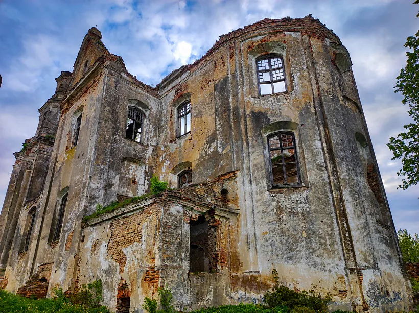 Дамініканскі касцёл у Смалянах, апсіда. Фота: budzma.org Дамініканскі касцёл у Смалянах, апсіда. Фота: budzma.org