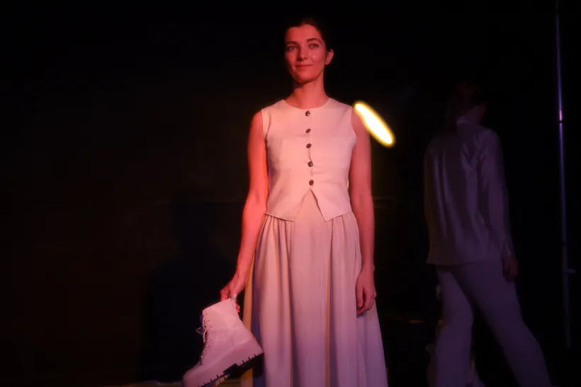 Scena sa spiektaklia Body in Progress Scena sa spiektaklia Body in Progress