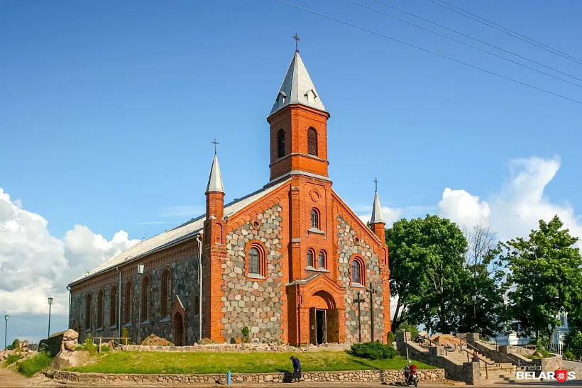 Kasciol Naradžennia Najsviaciejšaj Dzievy Maryi 1824 hoda ŭ niearamanskim styli ŭ Braslavie