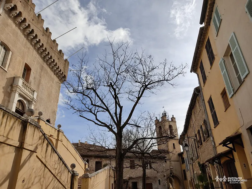 Zamak u Kań-siur-Mer