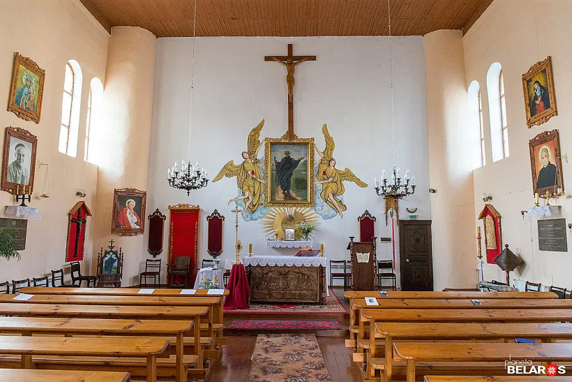 12 yanava-kascyol-uzvyshehnnya-svyatoga-kryzha.jpg Крыж Орды