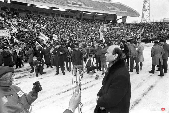 Mitynh BNF na stadyjonie «Dynamo», 1989 hod Mitynh BNF na stadyjonie «Dynamo», 1989 hod