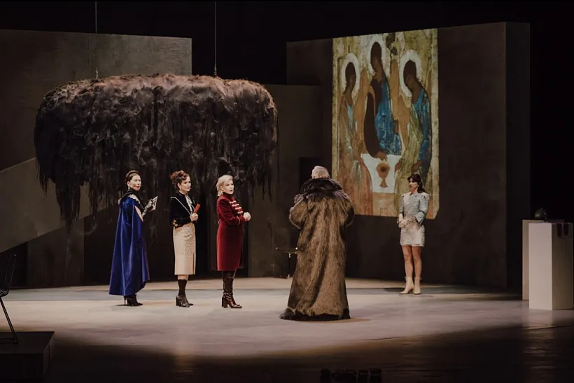 Scena sa spiektaklia «Liaĺka»