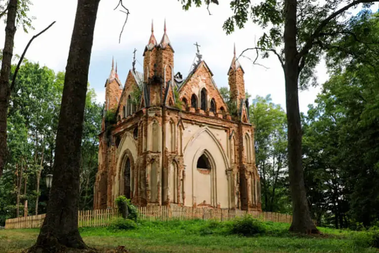 Kaplica. Vioska Zakazieĺ