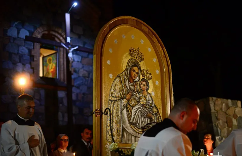 Maci Božaja Vaładarka Azioraŭ