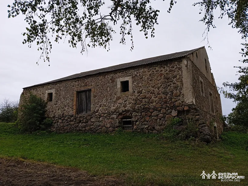 13Фота 13_4. Гаспадарчы дом. Выгляд з боку.jpg