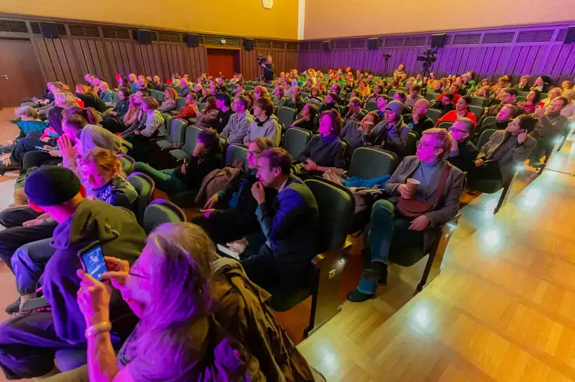 Hliedačy «Buĺbamuvi»