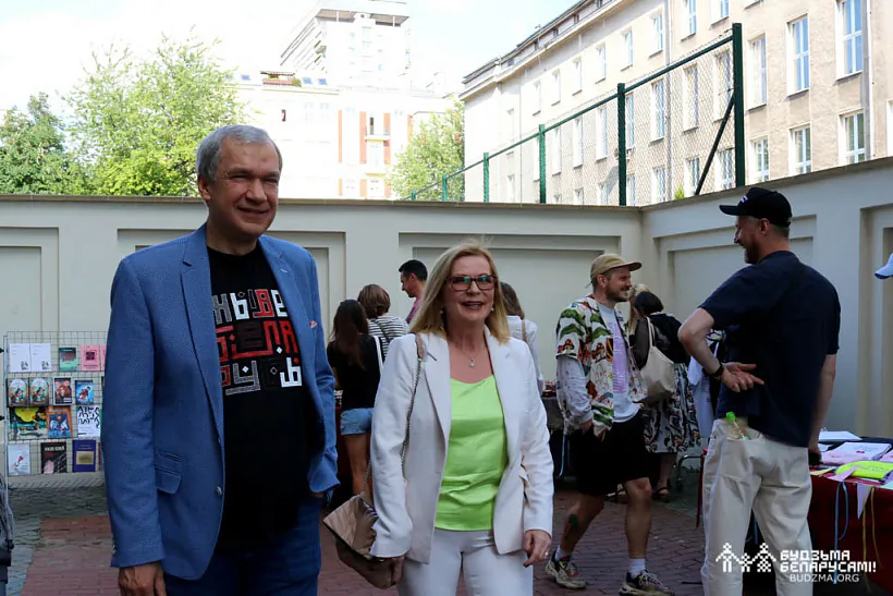 Палітык Павал Латушка з віцэ-маршалкам польскага Сейму Малгажатай Гасеўскай