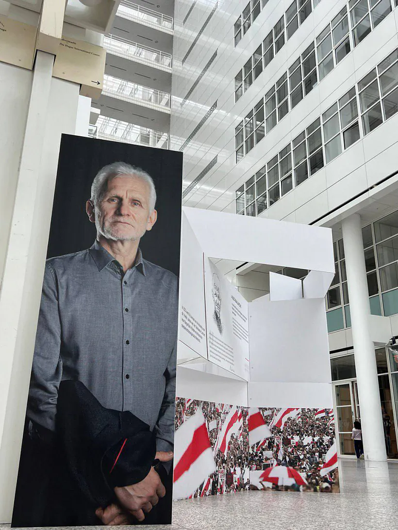 Vystava pryśviečanaja Alesiu Bialackamu Vystava pryśviečanaja Alesiu Bialackamu