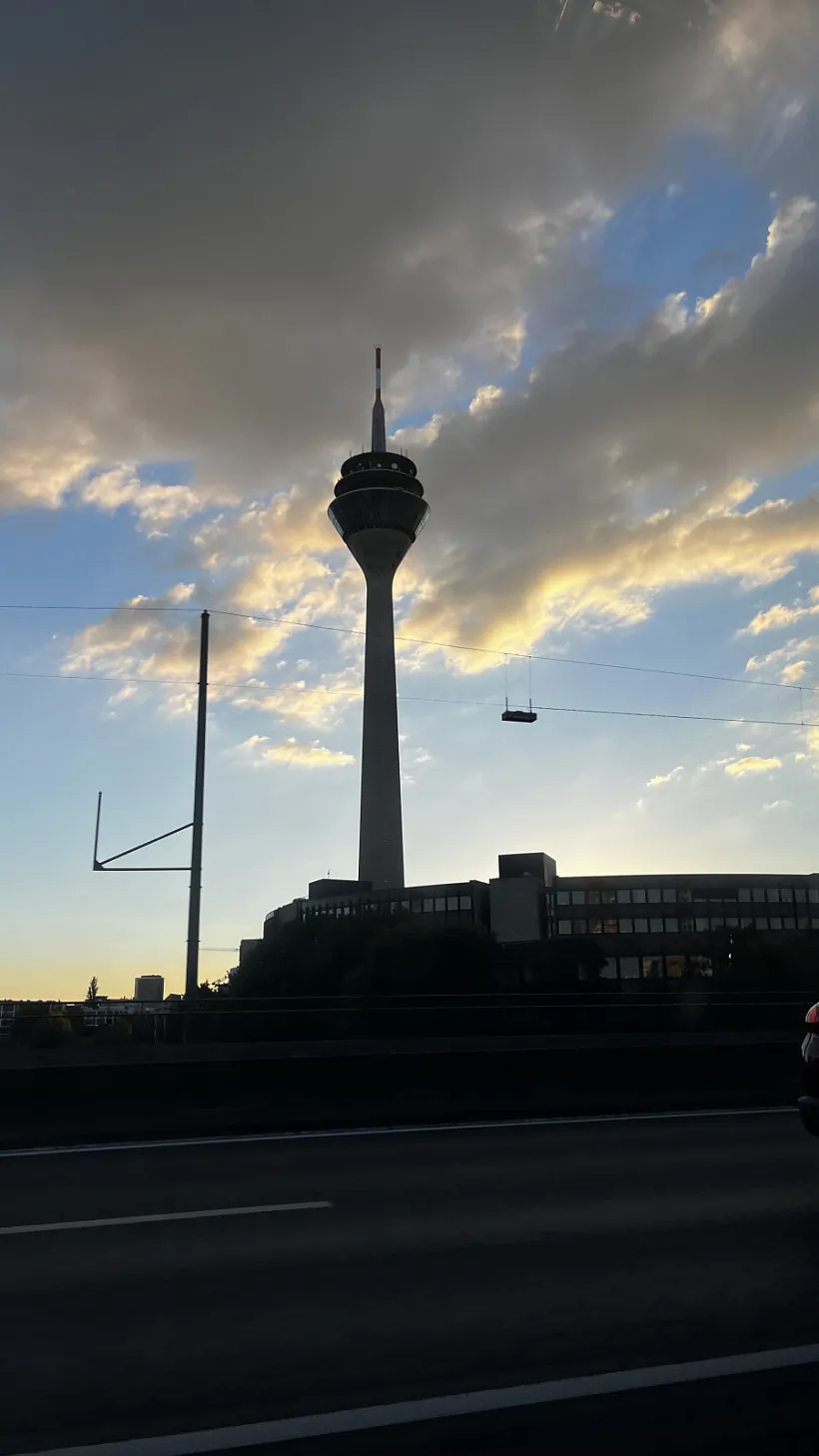 06-dziuseldorf.jpeg 06-dziuseldorf.jpeg