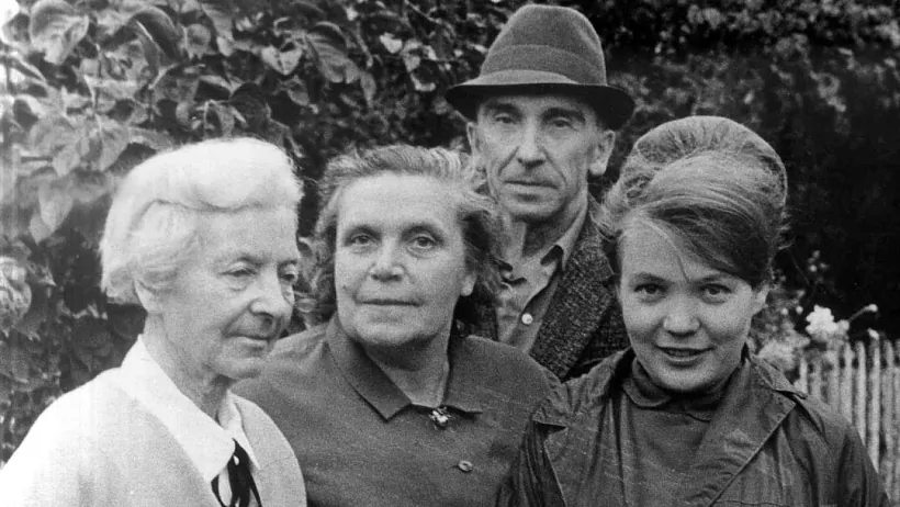 Ларыса Геніюш з сямёй (1).jpg Ларыса Геніюш з сямёй (1).jpg