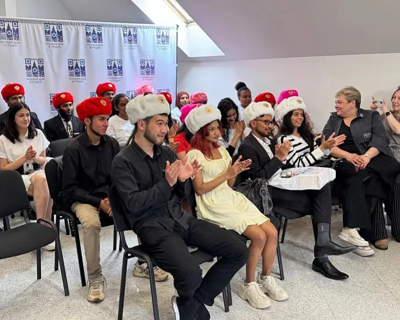 Zamiežnyja studenty ŭ Ruskim domie Zamiežnyja studenty ŭ Ruskim domie