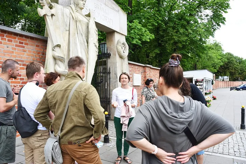 экскурсія на могілкі Павонзкі з Таццянай Казак.jpeg экскурсія на могілкі Павонзкі з Таццянай Казак.jpeg