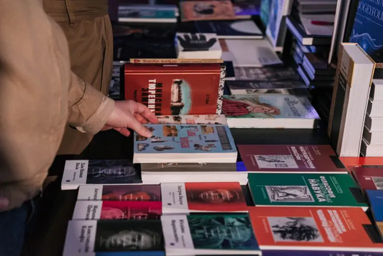 Knihi bielaruskich vydaviectvaŭ na fiestyvali Pradmova ŭ Viĺni