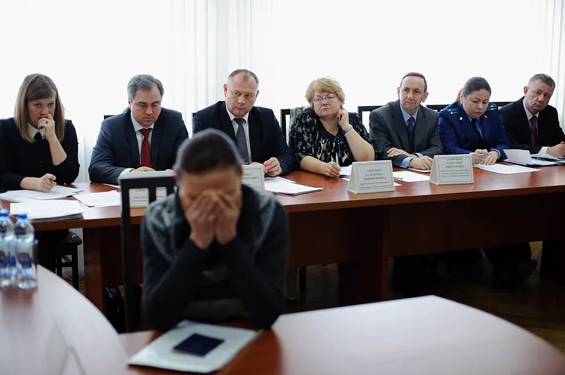 Žančyna na pryjomie ŭ kamisii pa «darmajedach»