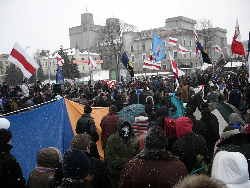 Namiotavaje miastečka ŭ Minsku. Sakavik 2006