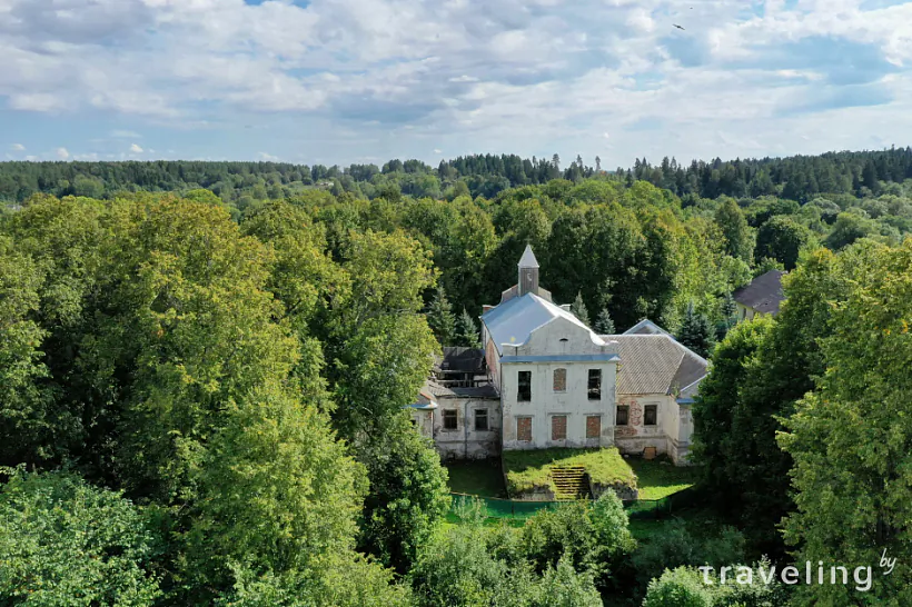 Палац Лапацінскіх (здымак traveling.by).jpg Палац Лапацінскіх (здымак traveling.by).jpg