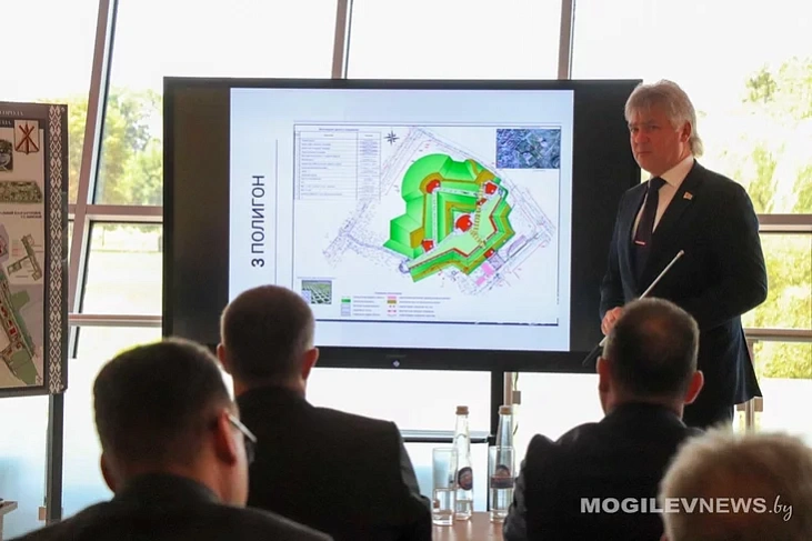 Prezientacyja prajekta restaŭracyi dlia čynoŭnikaŭ Prezientacyja prajekta restaŭracyi dlia čynoŭnikaŭ